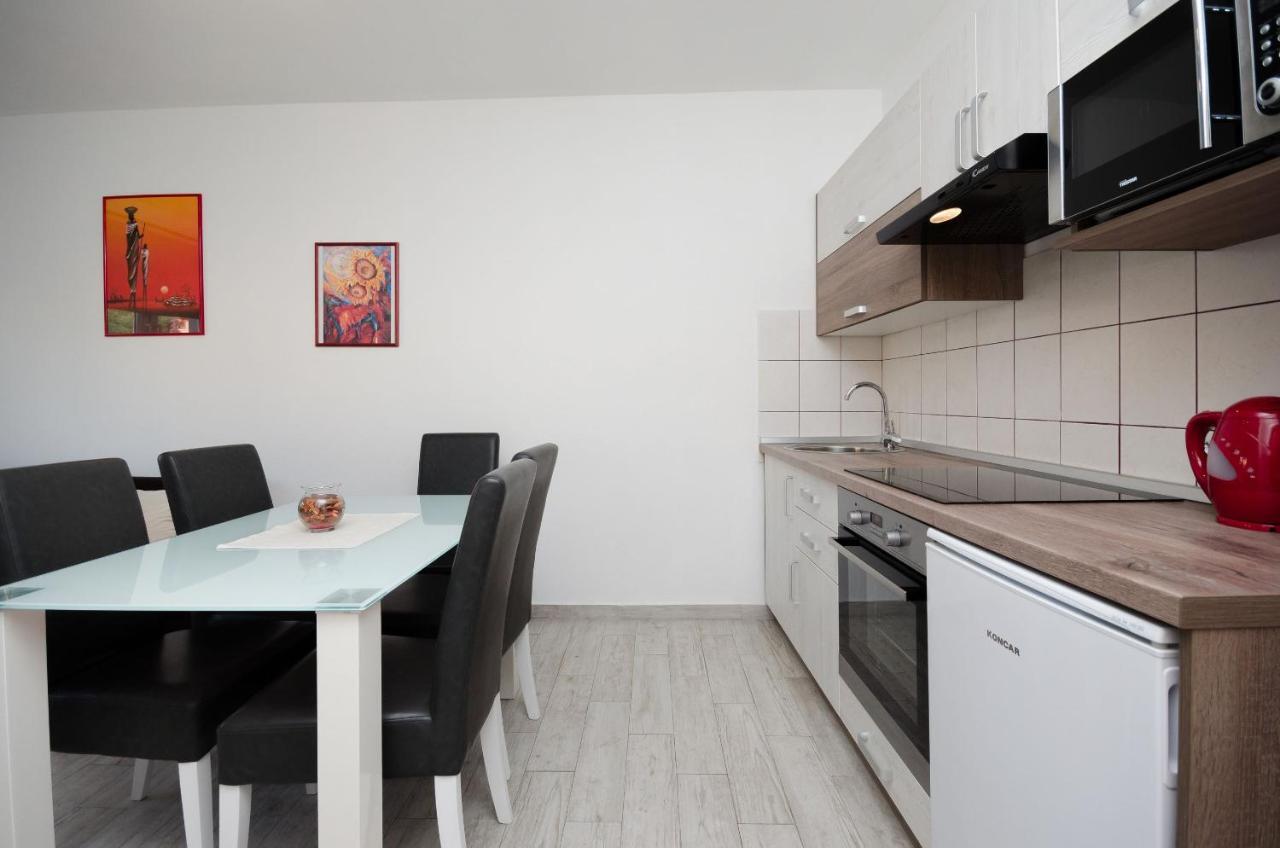 Apartments Toni Banjol ภายนอก รูปภาพ